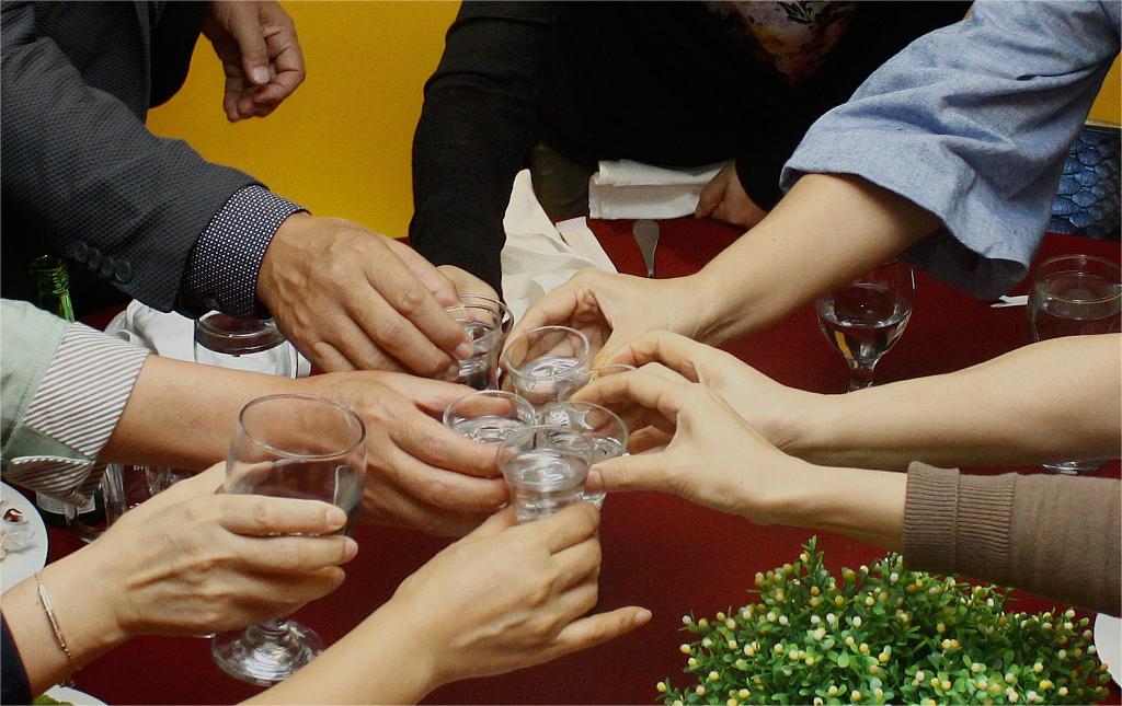 GG扑克比赛社交互动_酒桌小游戏_心脏病扑克游戏